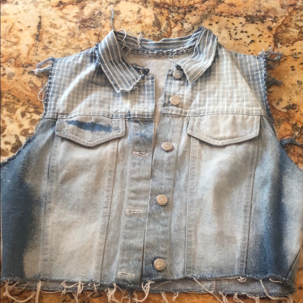 VINTAGE DENIM VEST